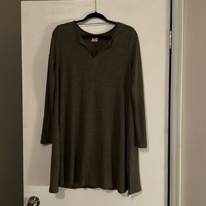 Olive green sweater dress - perfect for the holidays! O’Neill, size XL. New.